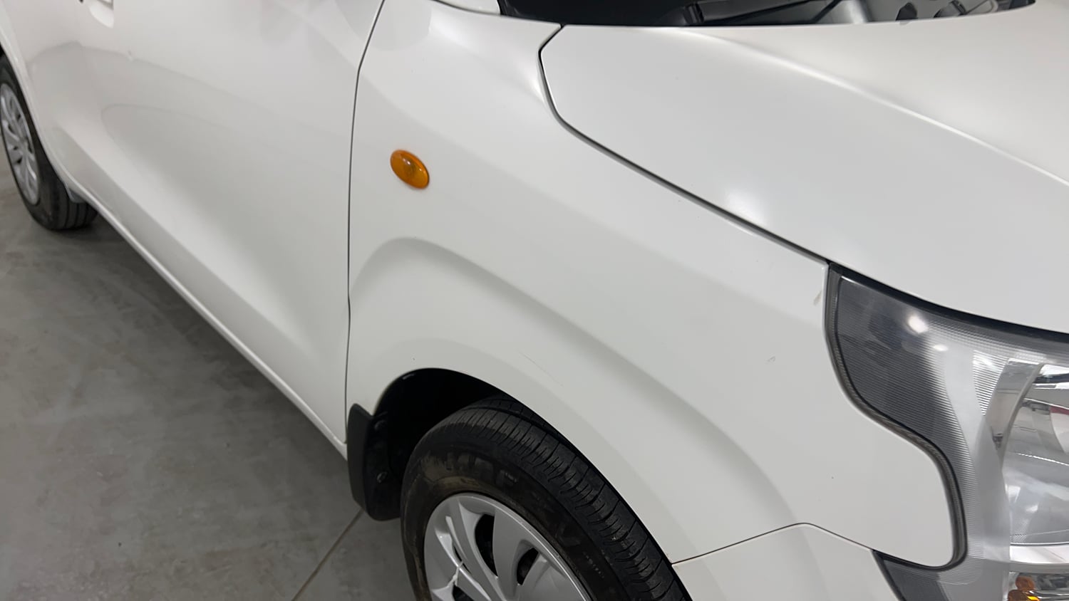 Used 2023 Maruti Suzuki Wagon R ZXI 1.2 Petrol Manual dents MINOR SCRATCH