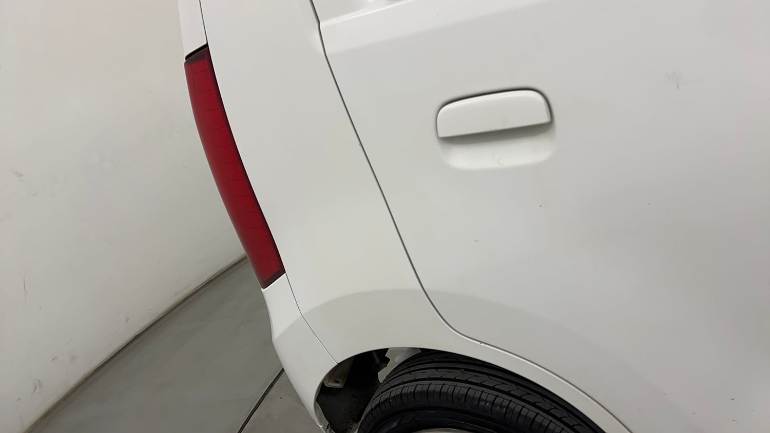 Used 2017 Maruti Suzuki Wagon R 1.0 VXI AMT (O) Petrol Automatic dents MINOR SCRATCH