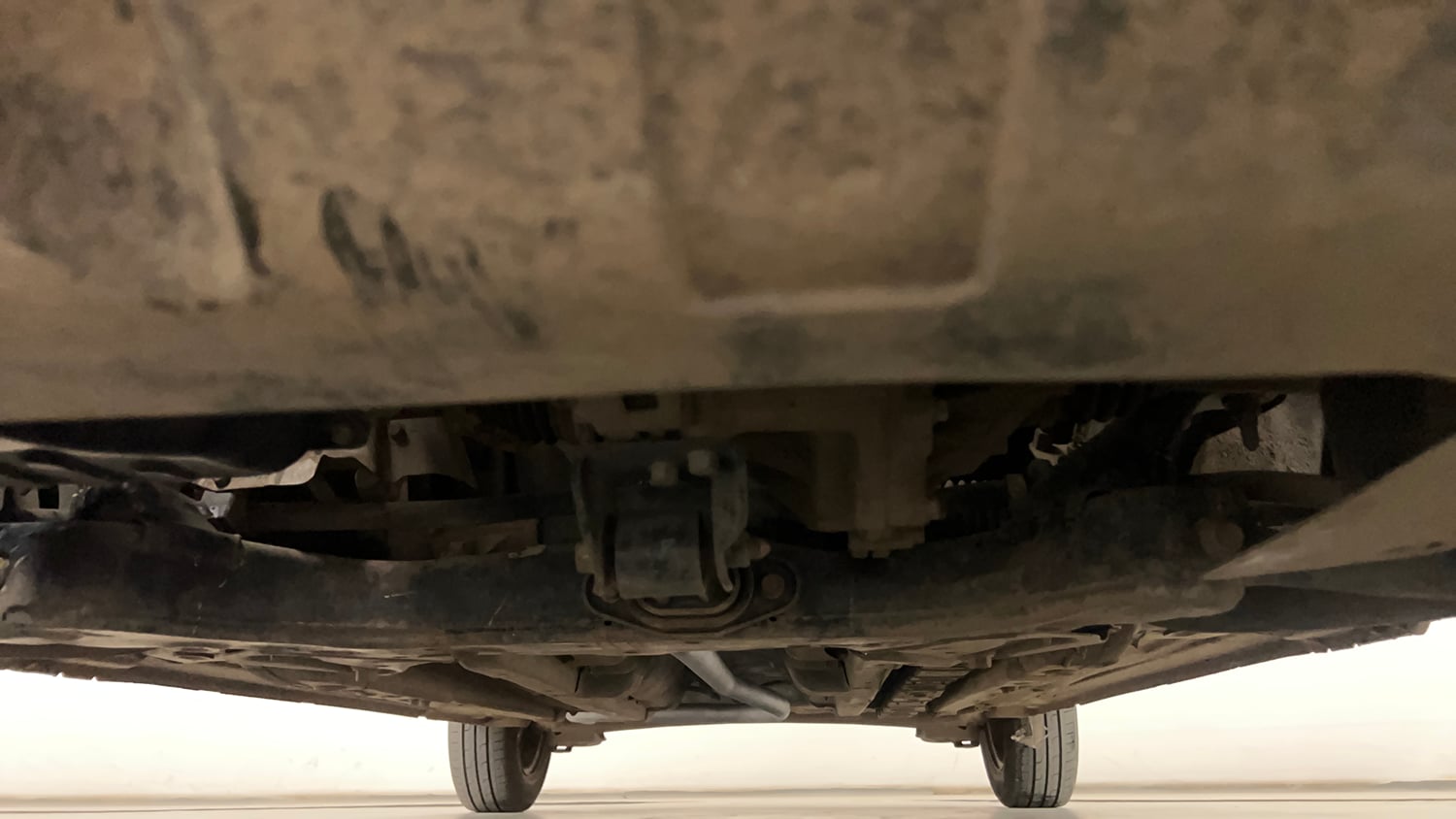 Used 2015 Hyundai Elite i20 Sportz 1.2 Petrol Manual extra FRONT LEFT UNDERBODY VIEW