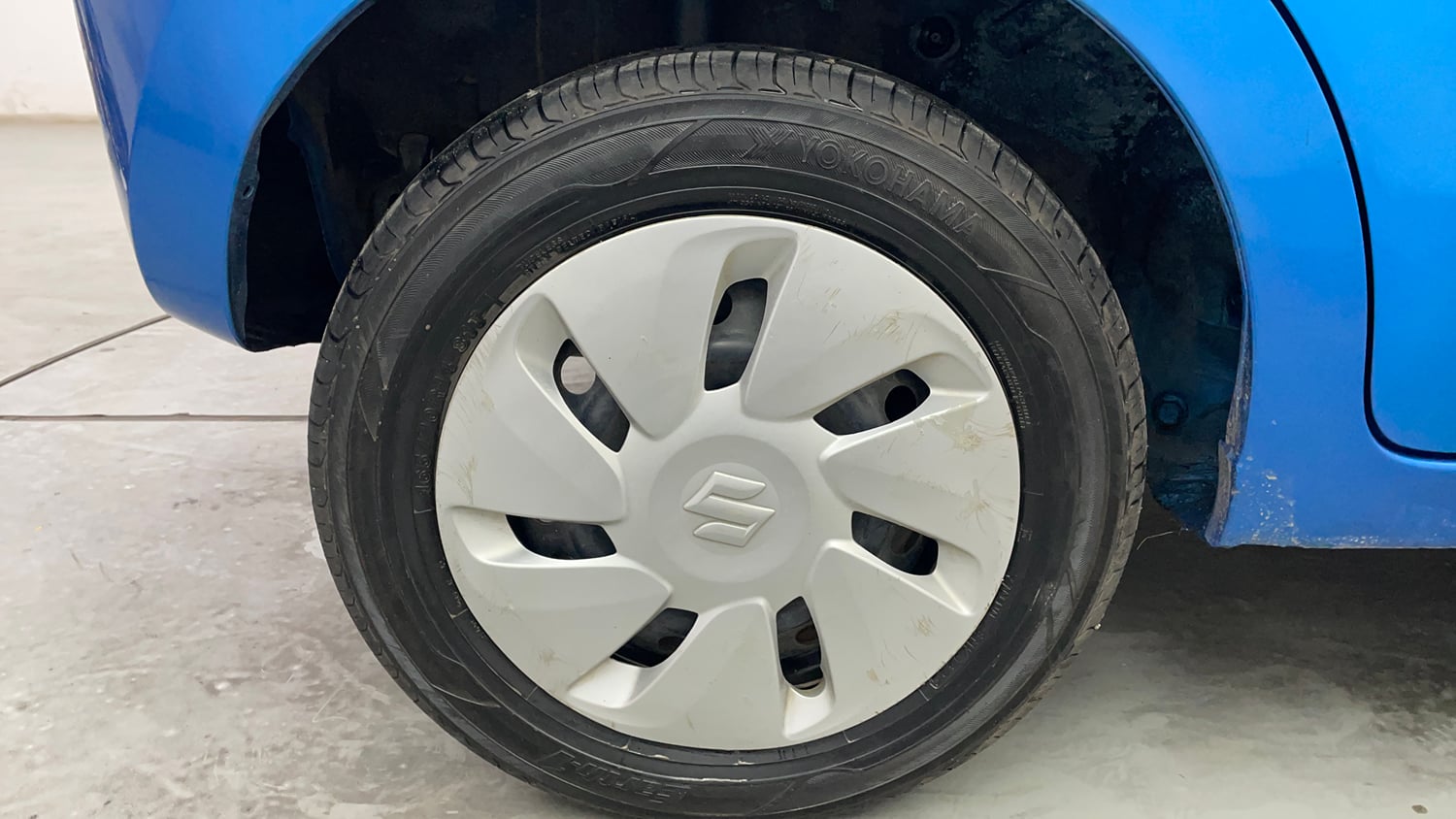 Used 2016 Maruti Suzuki Celerio VXi AMT Petrol Automatic tyres RIGHT REAR TYRE RIM VIEW
