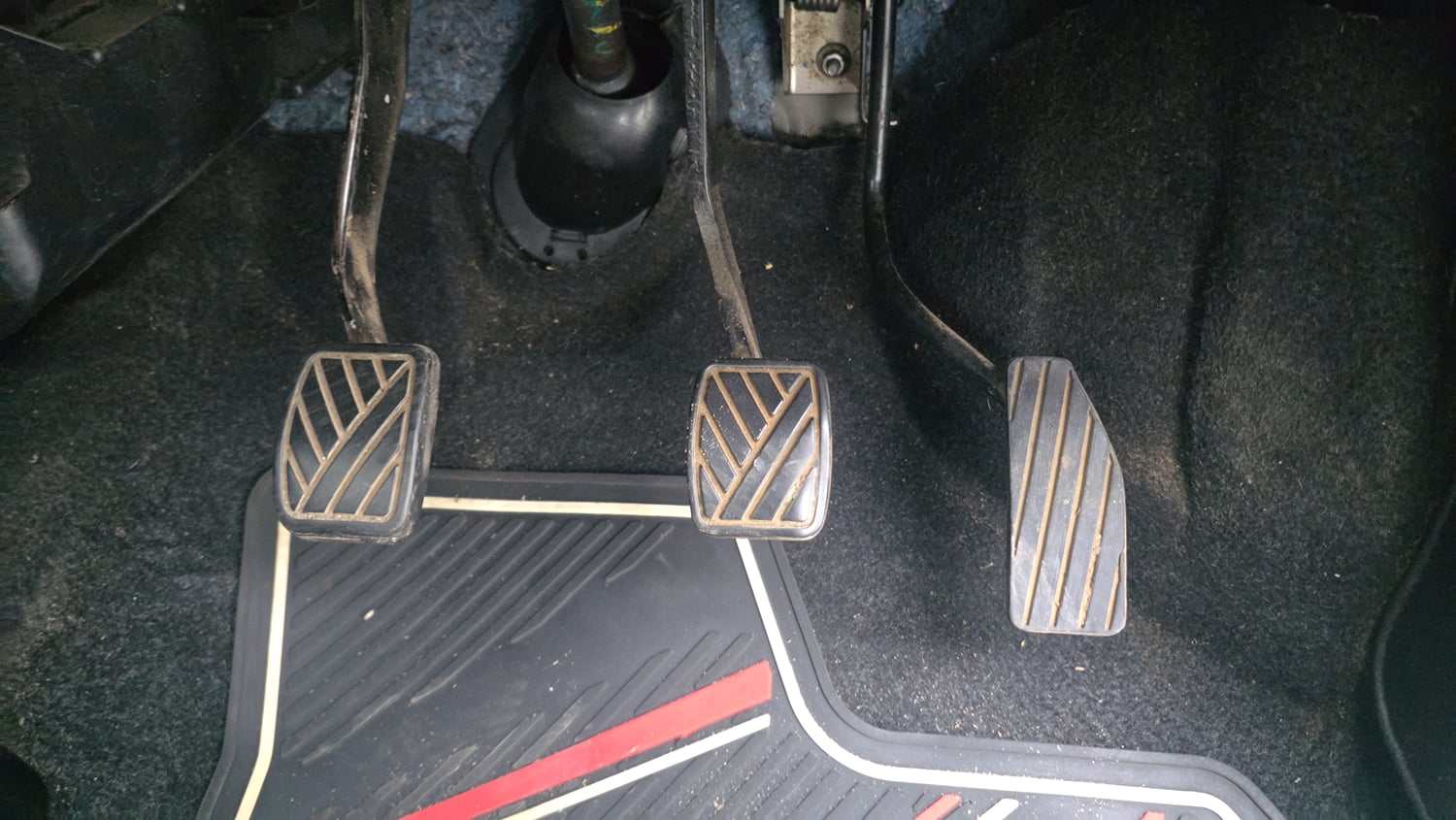 Used 2017 Maruti Suzuki Wagon R VXI Petrol Manual interior PEDALS VIEW