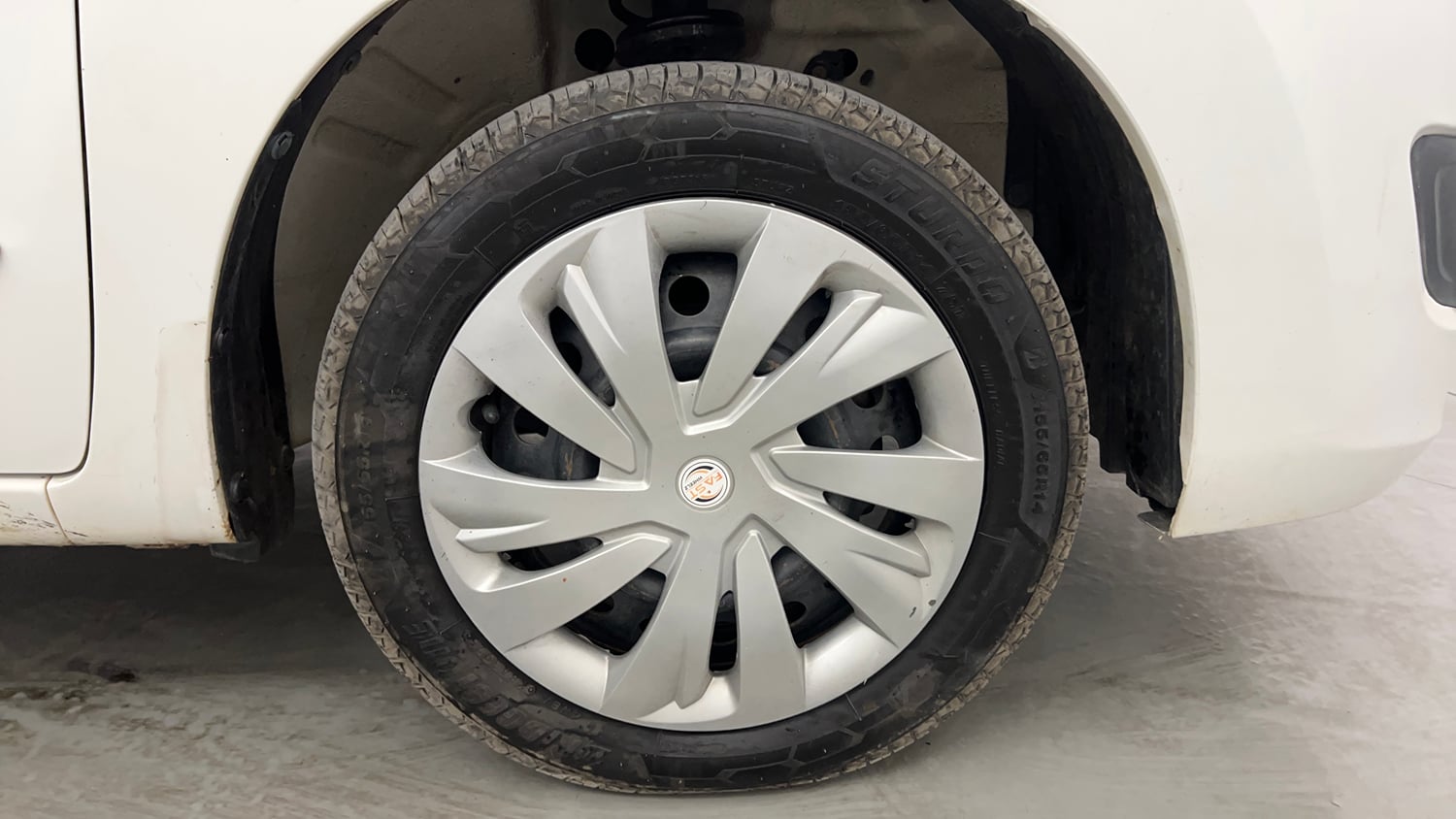 Used 2017 Maruti Suzuki Wagon R 1.0 VXI AMT (O) Petrol Automatic tyres RIGHT FRONT TYRE RIM VIEW