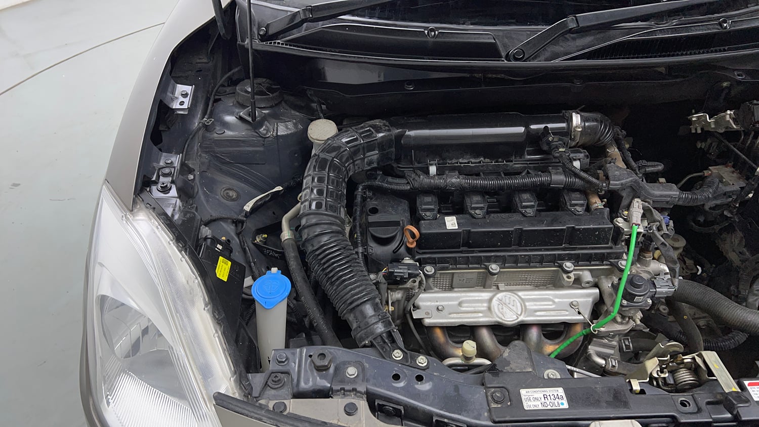 Used 2023 Maruti Suzuki Swift LXi Petrol Manual engine ENGINE RIGHT SIDE VIEW
