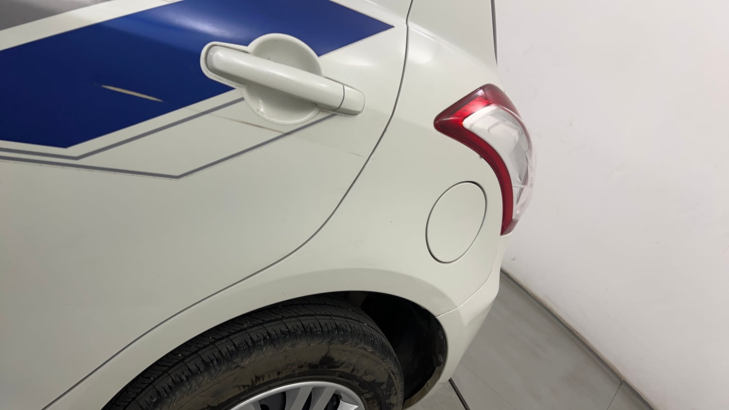Used 2013 Maruti Suzuki Swift VXi Petrol Manual dents MINOR SCRATCH