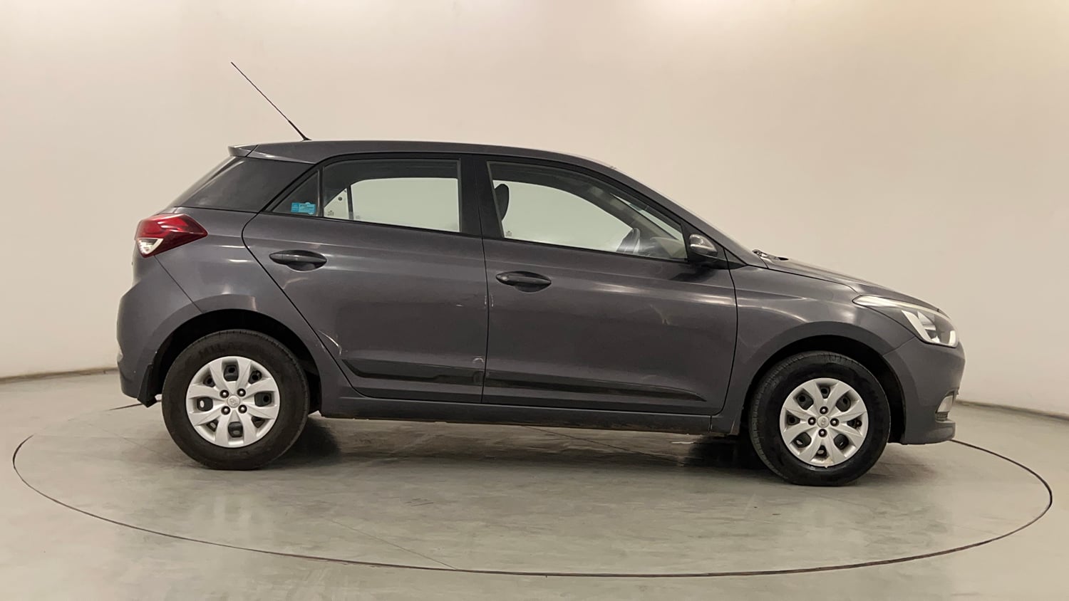 Used 2015 Hyundai Elite i20 Sportz 1.2 Petrol Manual exterior RIGHT SIDE VIEW