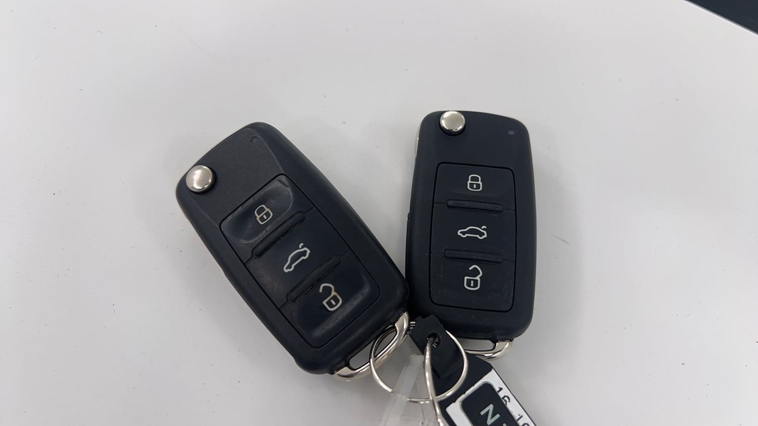Used 2022 Volkswagen Vento Highline Plus 1.0L TSI Automatic Petrol Automatic extra CAR KEY VIEW