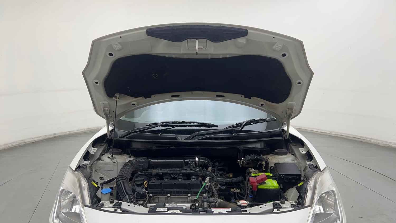 Used 2021 Maruti Suzuki Swift VXi Petrol Manual engine ENGINE & BONNET OPEN FRONT VIEW