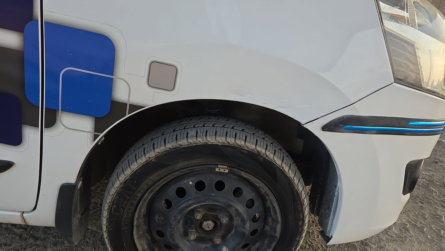 Used 2015 Maruti Suzuki Wagon R VXI Petrol Manual tyres RIGHT FRONT TYRE TREAD VIEW