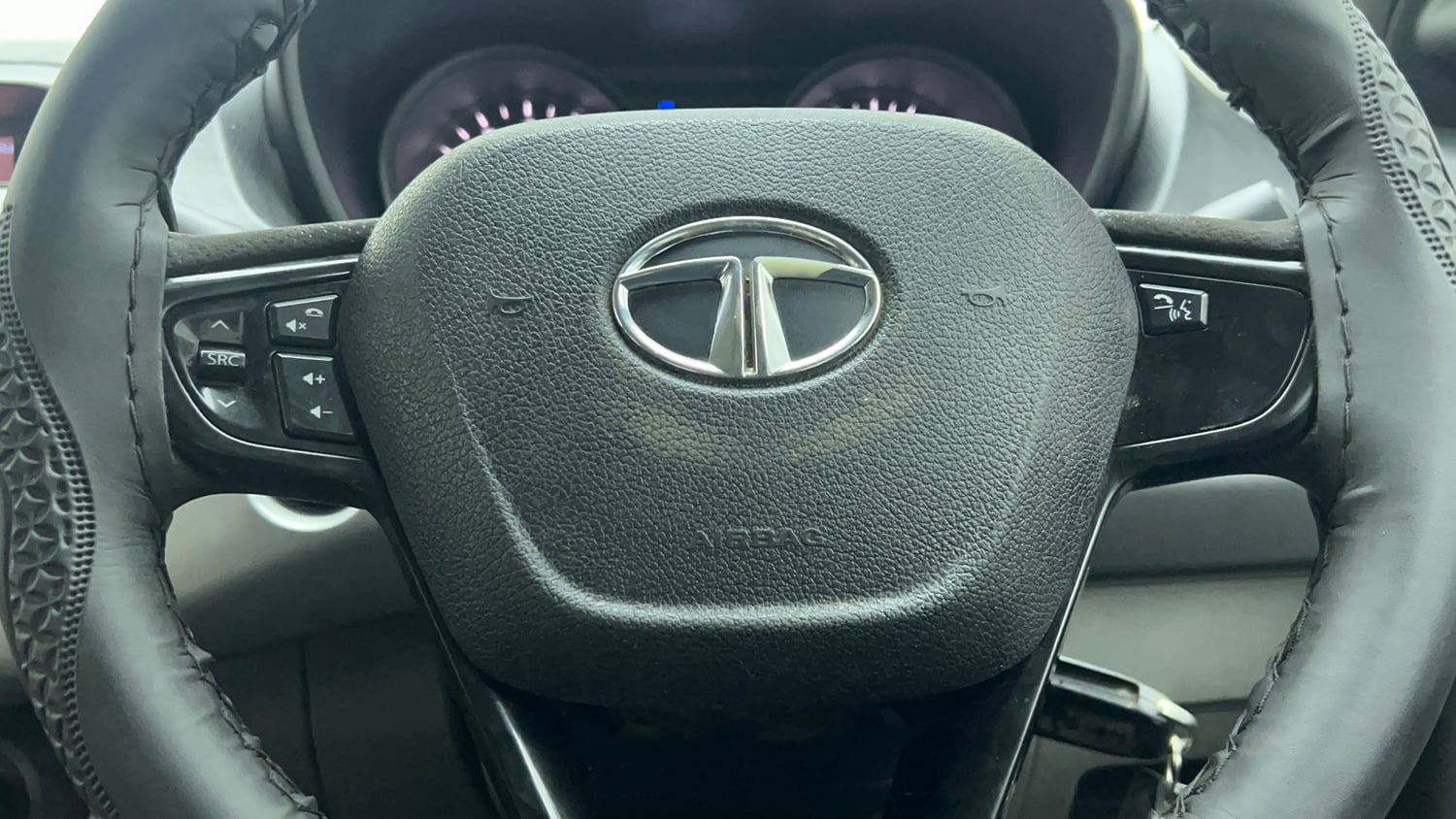 Used 2018 Tata Nexon XM Petrol Manual top_features Steering mounted controls
