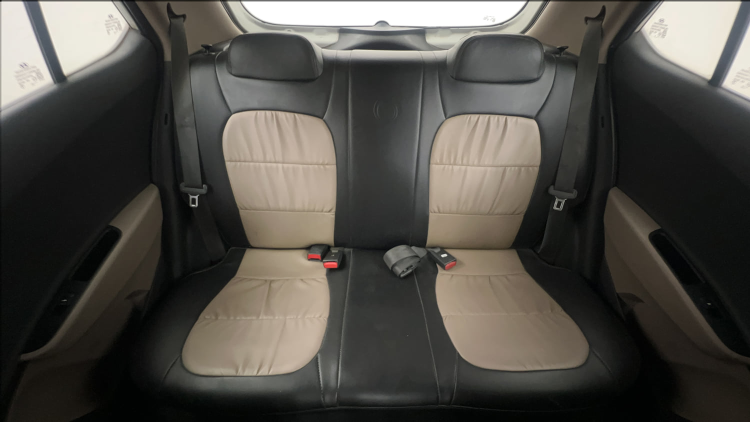 Used 2015 Hyundai Grand i10 Sportz 1.2 Kappa VTVT Petrol Manual interior REAR SEAT CONDITION VIEW