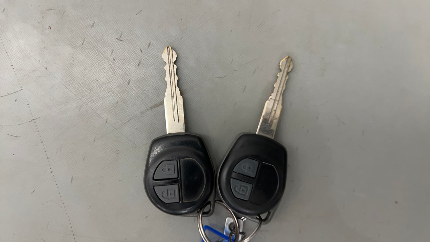 Used 2013 Maruti Suzuki Swift VXi Petrol Manual extra CAR KEY VIEW