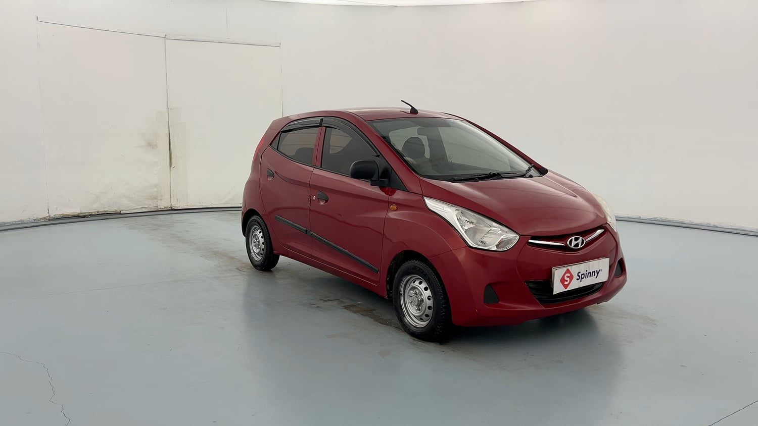 Used 2015 Hyundai Eon Era + Petrol Manual exterior RIGHT FRONT CORNER VIEW