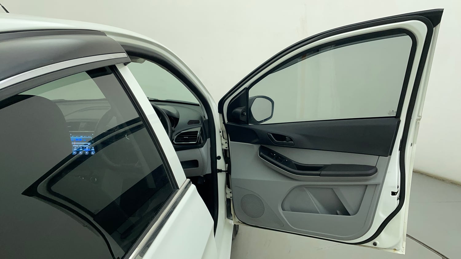 Used 2023 Tata Tiago XT (O) Petrol Manual interior RIGHT FRONT DOOR OPEN VIEW