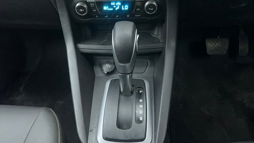 Used 2018 Ford Figo Titanium 1.5 Ti-VCT AT Petrol Automatic interior GEAR  KNOB VIEW