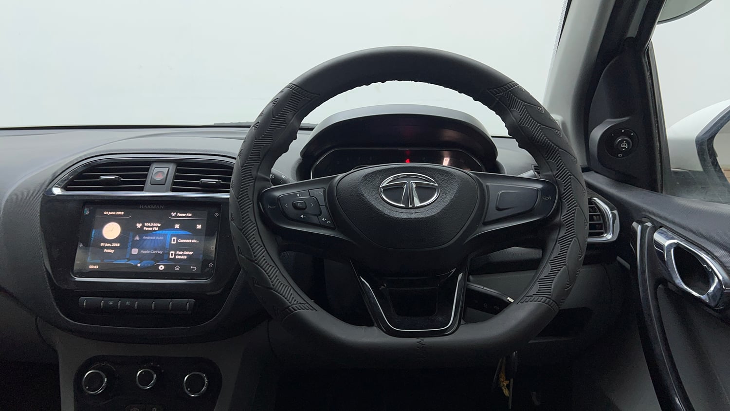 Used 2020 Tata Tiago XZA Petrol Automatic interior STEERING VIEW