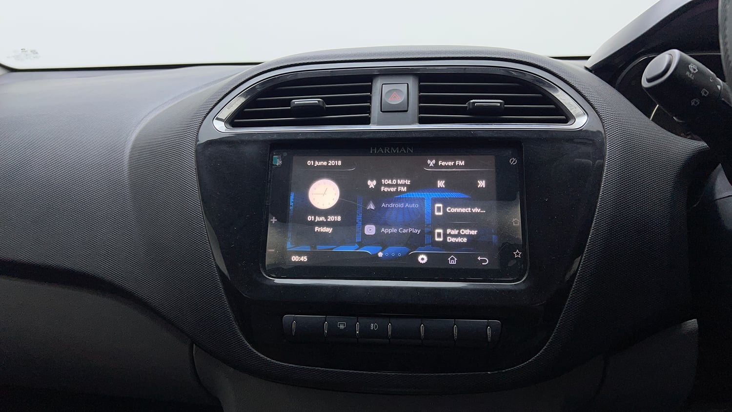Used 2020 Tata Tiago XZA Petrol Automatic top_features Touch screen infotainment system