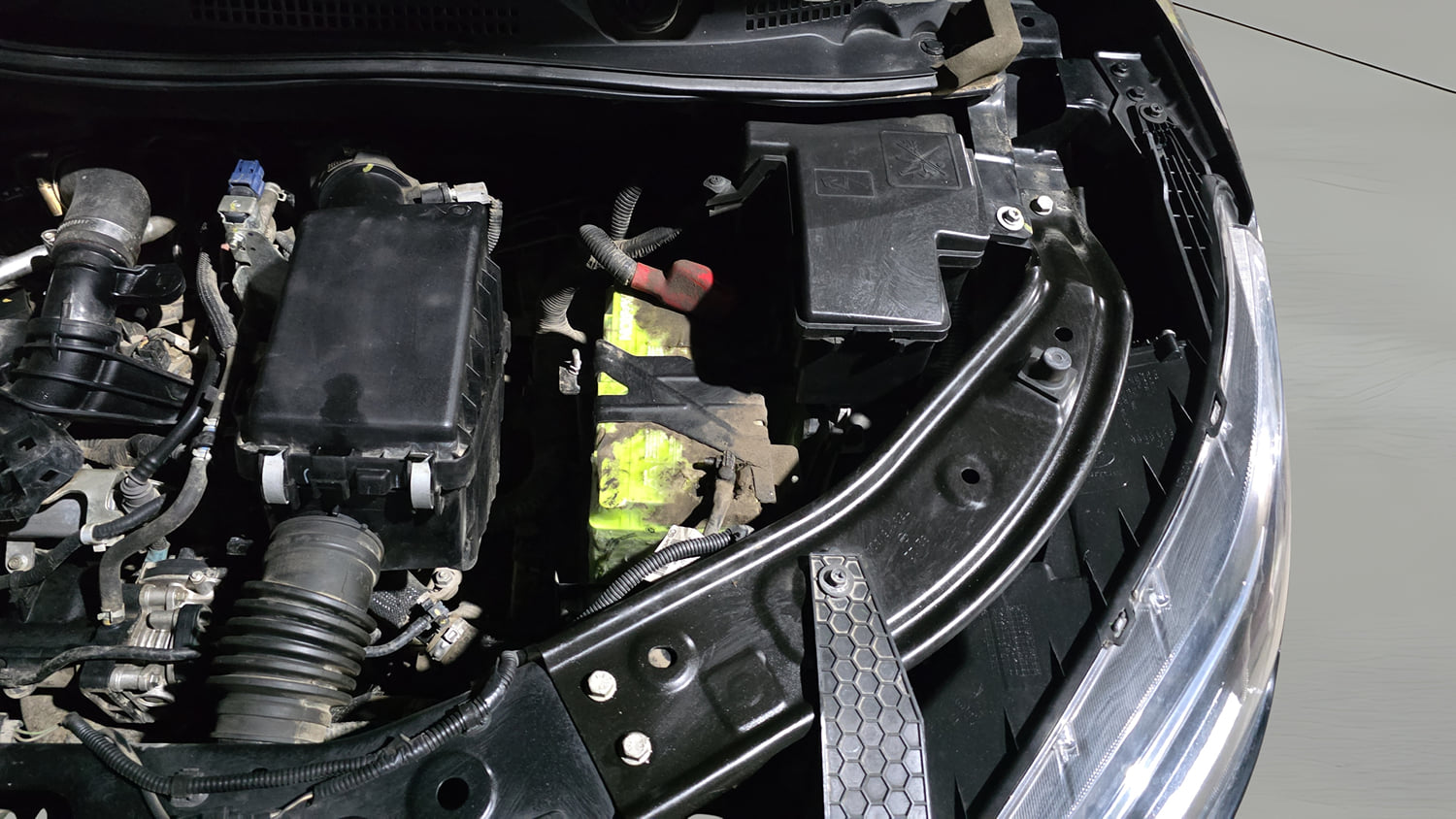 Used 2022 Nissan Magnite XV Premium Turbo CVT Petrol Automatic engine ENGINE LEFT SIDE VIEW