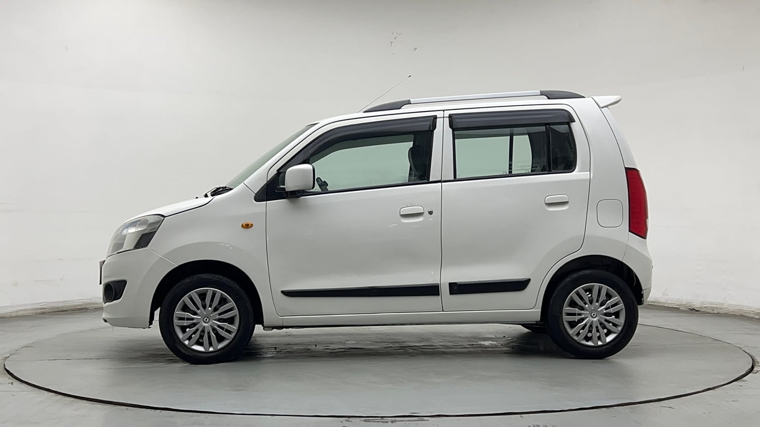 Used 2016 Maruti Suzuki Wagon R 1.0 VXI AMT Petrol Automatic exterior LEFT SIDE VIEW