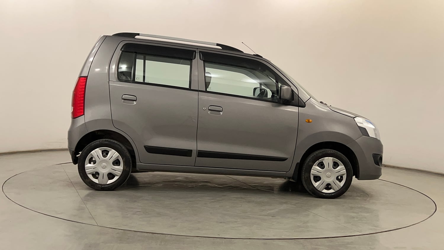 Used 2018 Maruti Suzuki Wagon R VXI Petrol Manual exterior RIGHT SIDE VIEW