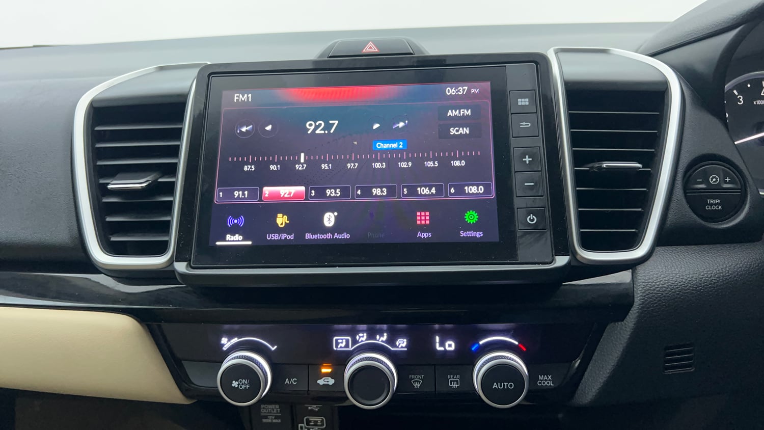 Used 2022 Honda City V Petrol Petrol Manual interior MUSIC SYSTEM & AC CONTROL VIEW