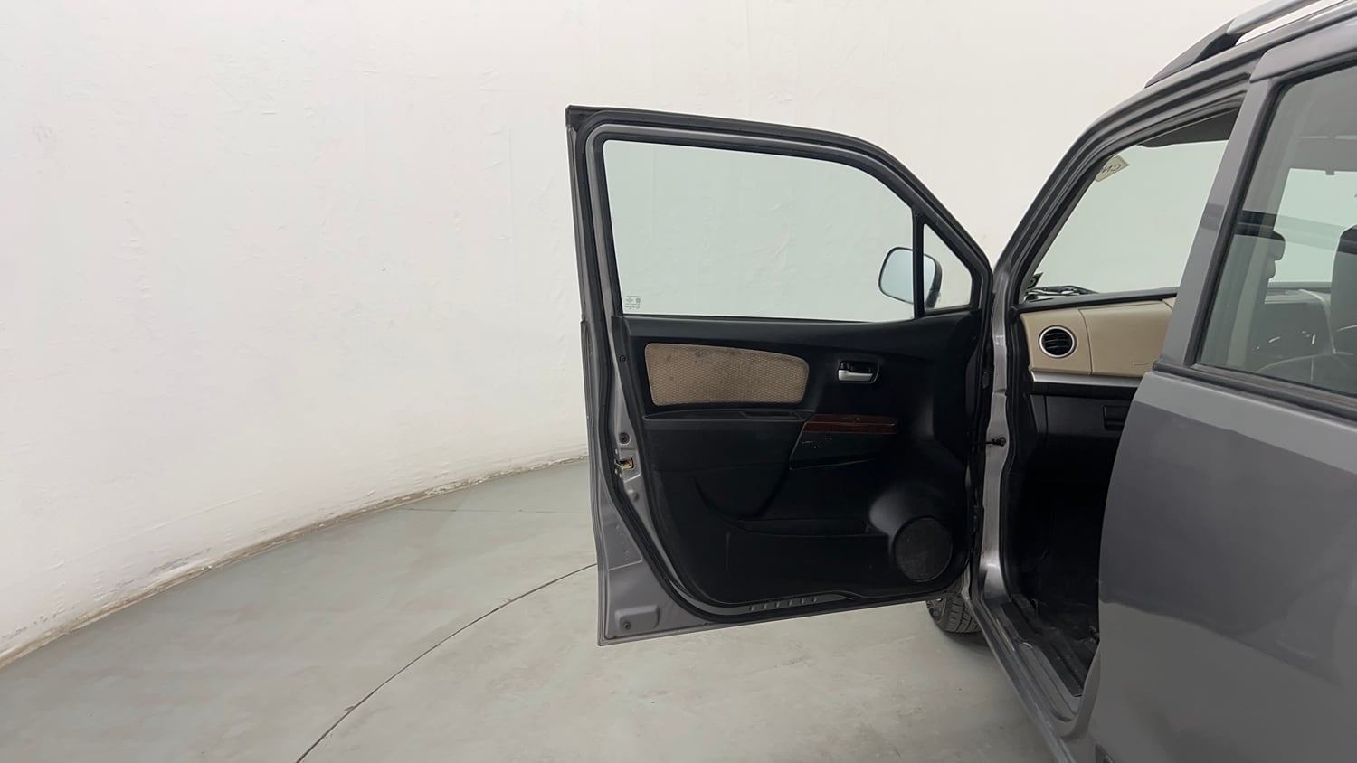 Used 2017 Maruti Suzuki Wagon R LXI CNG Cng Manual interior LEFT FRONT DOOR OPEN VIEW