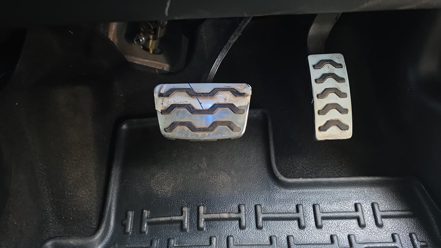 Used 2023 Hyundai Exter SX (O) Connect 1.2 AMT Petrol Automatic interior PEDALS VIEW