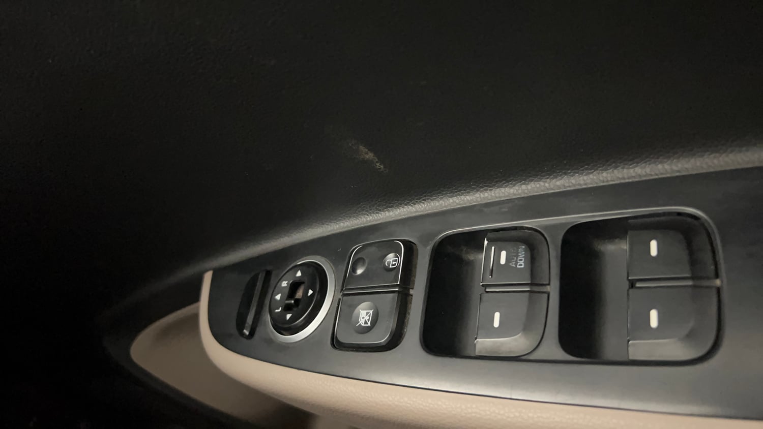 Used 2015 Hyundai Grand i10 Sportz 1.2 Kappa VTVT Petrol Manual top_features Adjustable ORVM