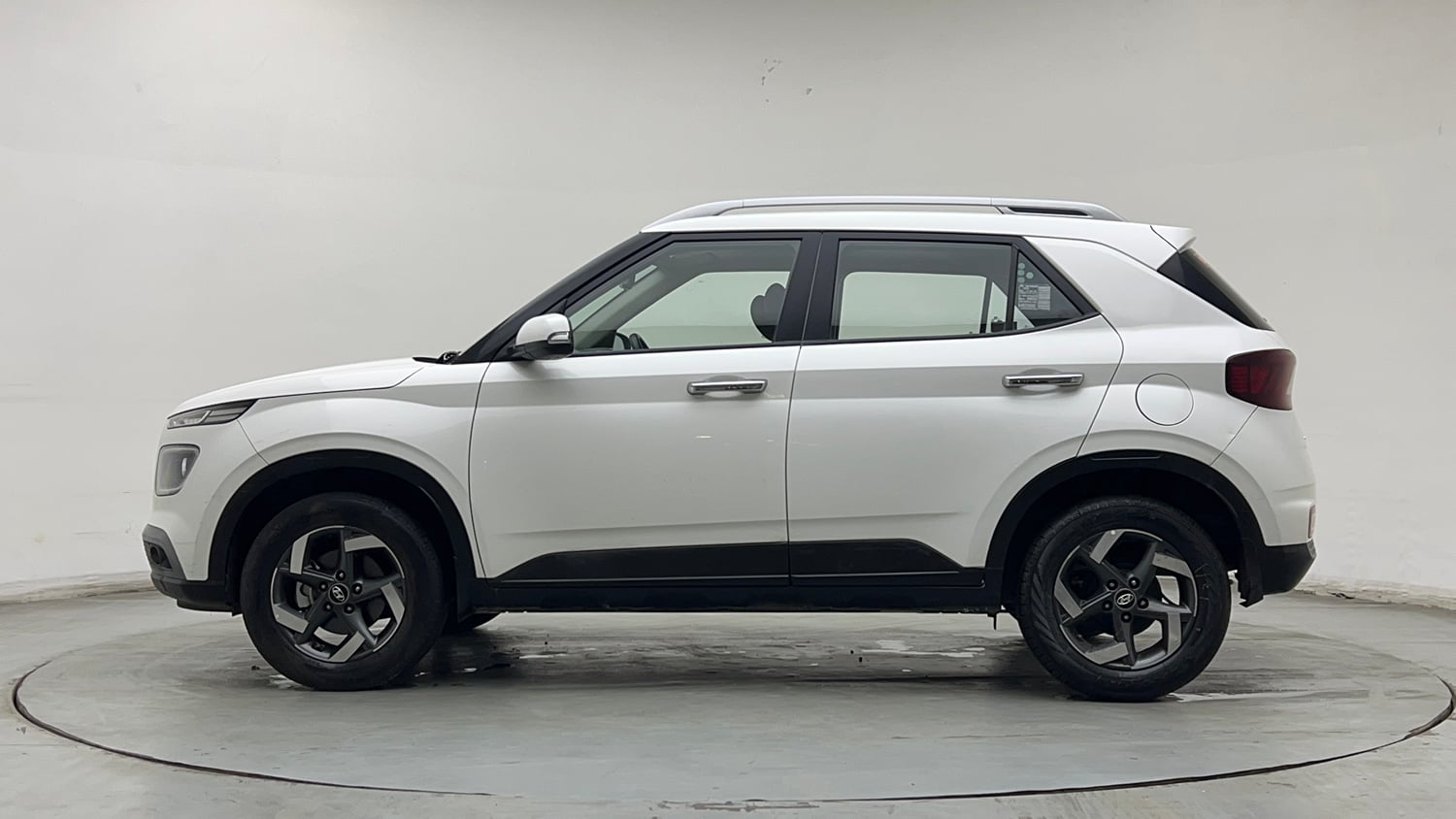 Used 2021 Hyundai Venue SX (O) 1.0 Turbo Petrol Manual exterior LEFT SIDE VIEW