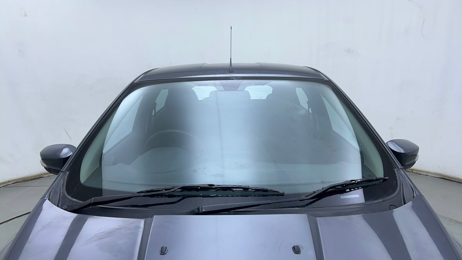 Used 2019 Ford Figo Titanium 1.2 Ti-VCT MT Petrol Manual exterior FRONT WINDSHIELD VIEW