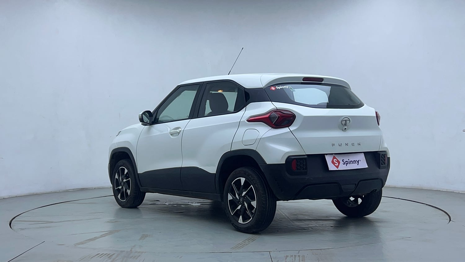 Used 2021 Tata Punch Accomplished Dazzle Pack MT Petrol Manual exterior LEFT REAR CORNER VIEW
