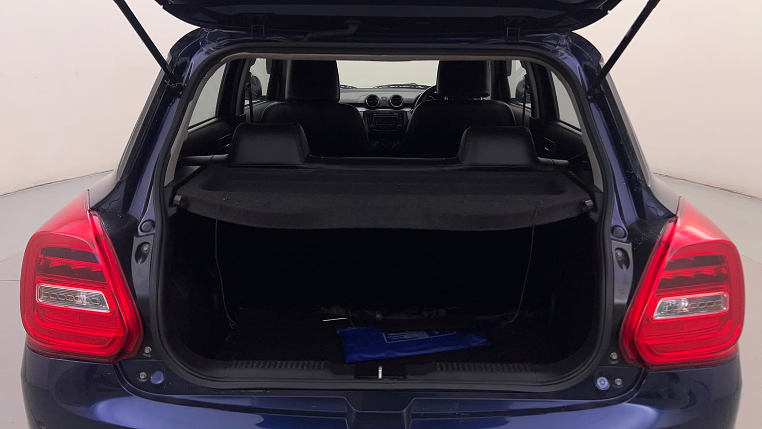 Used 2019 Maruti Suzuki Swift VXi AMT Petrol Automatic interior DICKY INSIDE VIEW