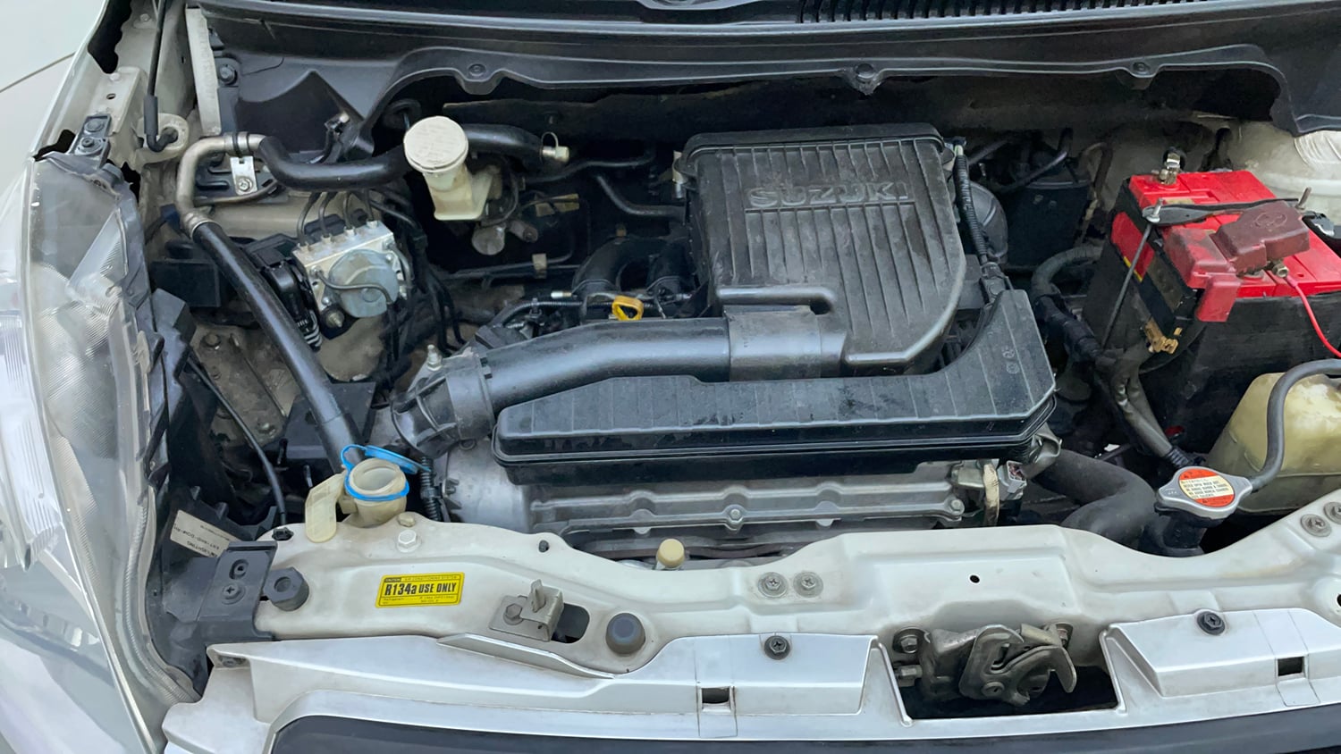 Used 2014 Maruti Suzuki Ertiga ZXi Petrol Manual engine ENGINE RIGHT SIDE VIEW