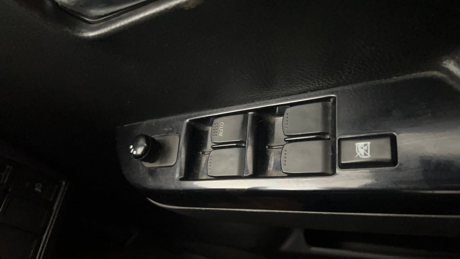 Used 2013 Maruti Suzuki Wagon R Stingray VXi Petrol Manual top_features Adjustable ORVM