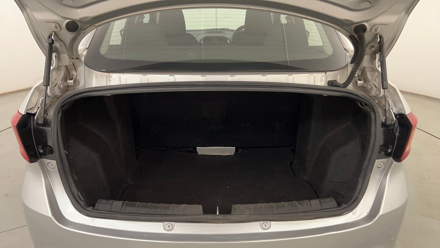 Used 2018 Tata Tigor Revotron XZ (O) Petrol Manual interior DICKY INSIDE VIEW