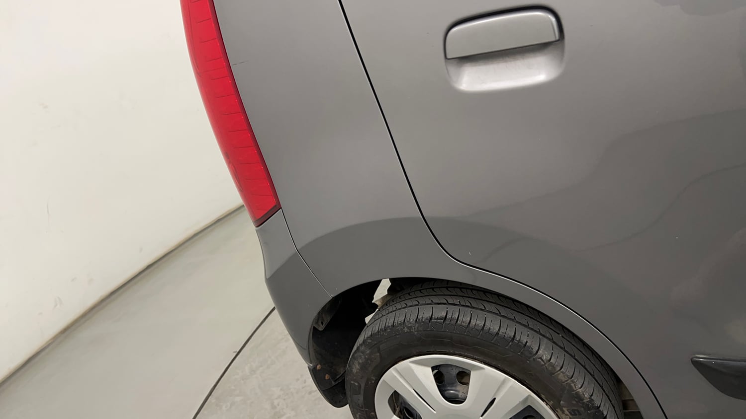 Used 2018 Maruti Suzuki Wagon R VXI Petrol Manual dents MINOR SCRATCH