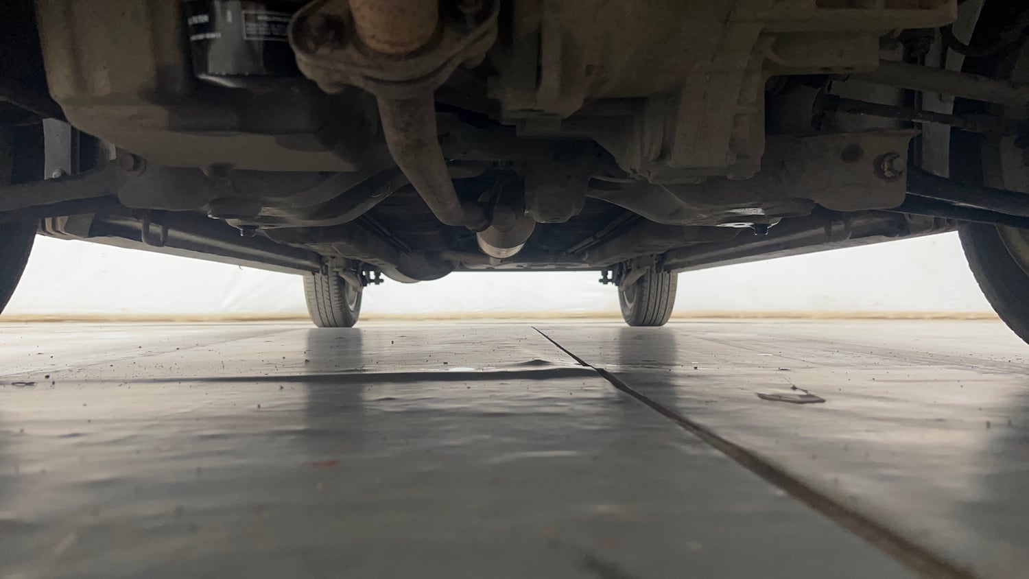 Used 2013 Maruti Suzuki Wagon R Stingray VXi Petrol Manual extra FRONT LEFT UNDERBODY VIEW