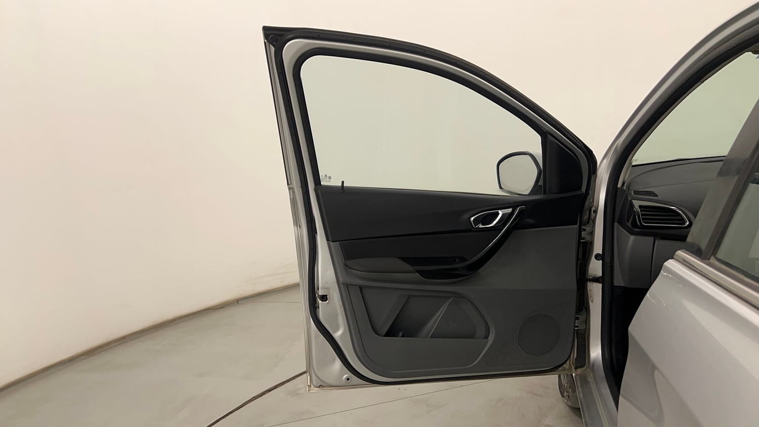 Used 2018 Tata Tigor Revotron XZ (O) Petrol Manual interior LEFT FRONT DOOR OPEN VIEW
