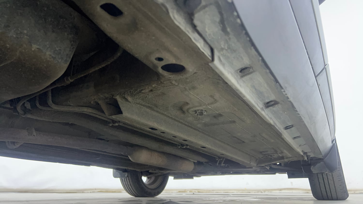 Used 2021 Nissan Magnite XV Turbo CVT Petrol Automatic extra REAR RIGHT UNDERBODY VIEW
