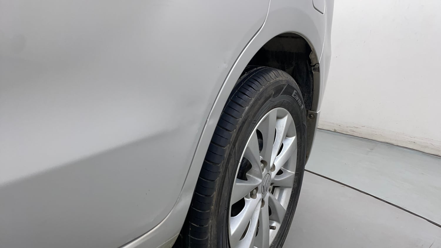 Used 2014 Maruti Suzuki Ertiga ZXi Petrol Manual dents MINOR DENT