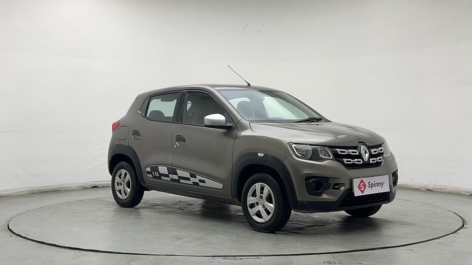 Used 2017 Renault Kwid 1.0 RXL AMT Petrol Automatic exterior RIGHT FRONT CORNER VIEW