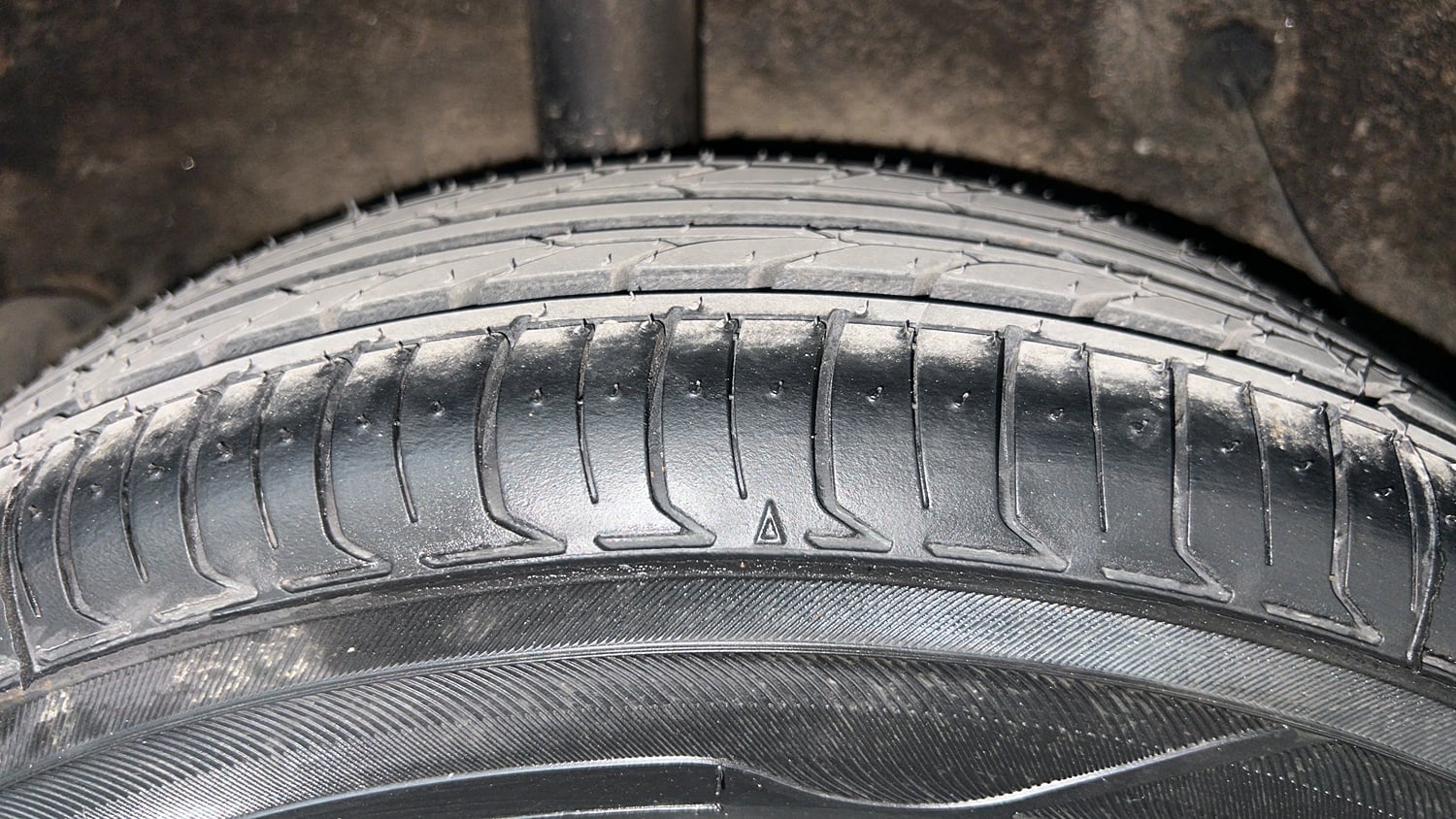 Used 2017 Maruti Suzuki Celerio ZXI (O) AMT Petrol Automatic tyres RIGHT REAR TYRE TREAD VIEW