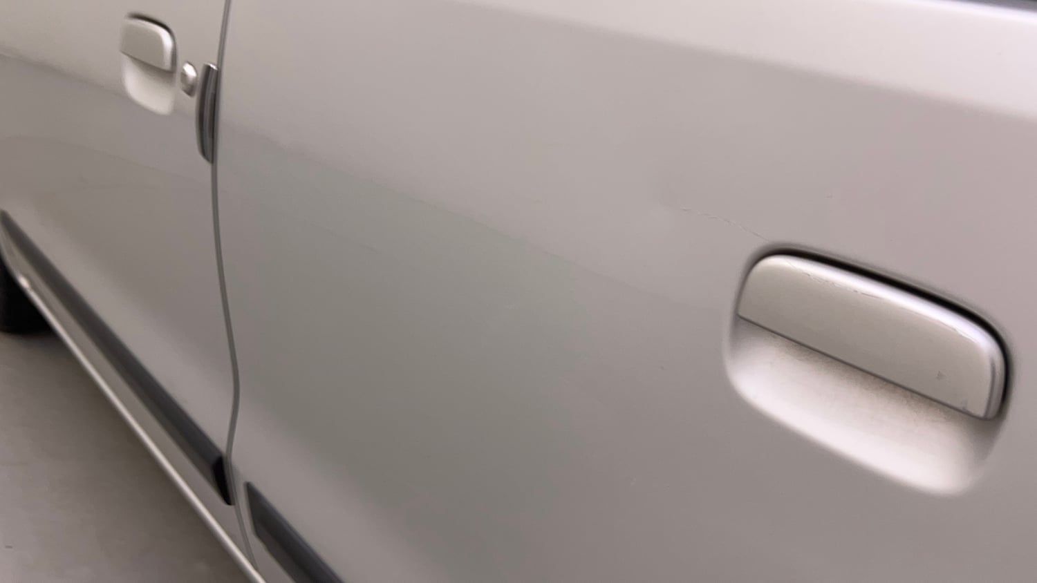 Used 2017 Maruti Suzuki Wagon R VXI Petrol Manual dents MINOR DENT
