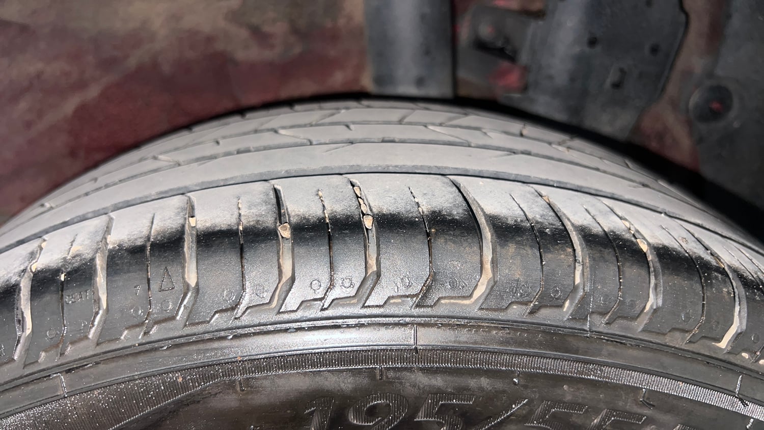 Used 2021 Hyundai New i20 Asta (O) 1.2 MT Petrol Manual tyres LEFT REAR TYRE TREAD VIEW