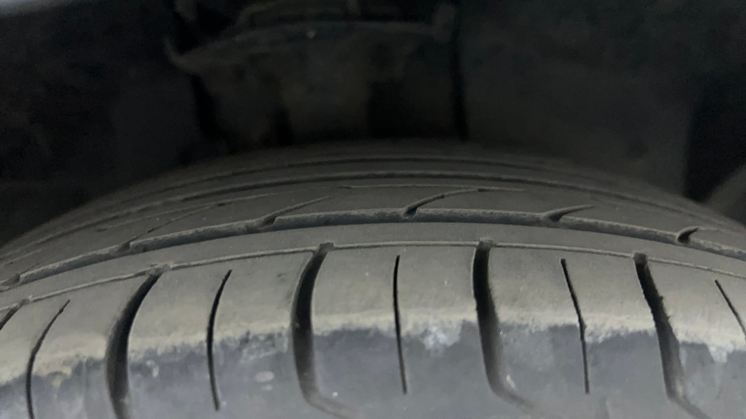 Used 2019 Ford Figo Titanium 1.2 Ti-VCT MT Petrol Manual tyres RIGHT FRONT TYRE TREAD VIEW