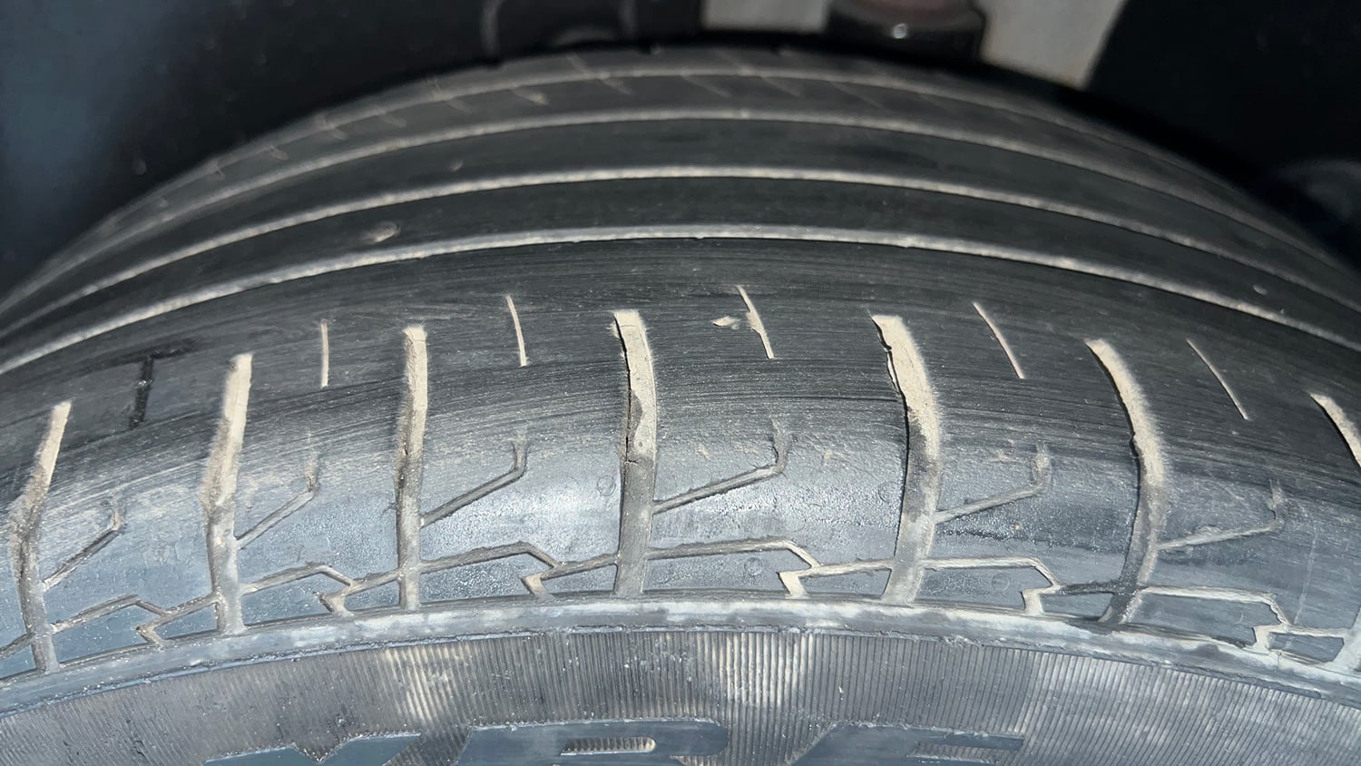 Used 2023 Hyundai Creta SX 1.5 Petrol IVT Petrol Automatic tyres LEFT REAR TYRE TREAD VIEW