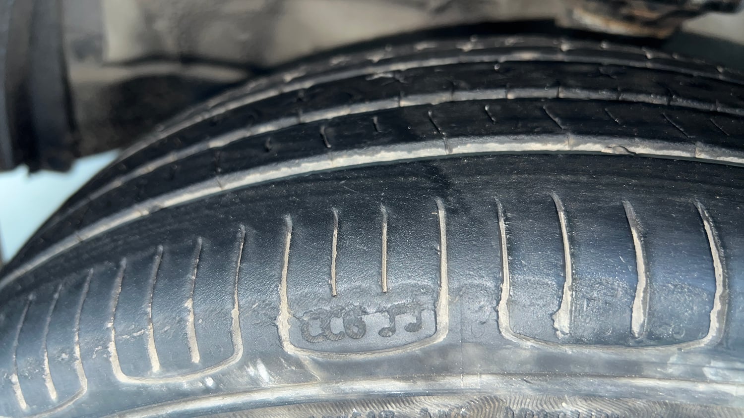Used 2016 Maruti Suzuki Wagon R 1.0 VXI AMT Petrol Automatic tyres LEFT FRONT TYRE TREAD VIEW