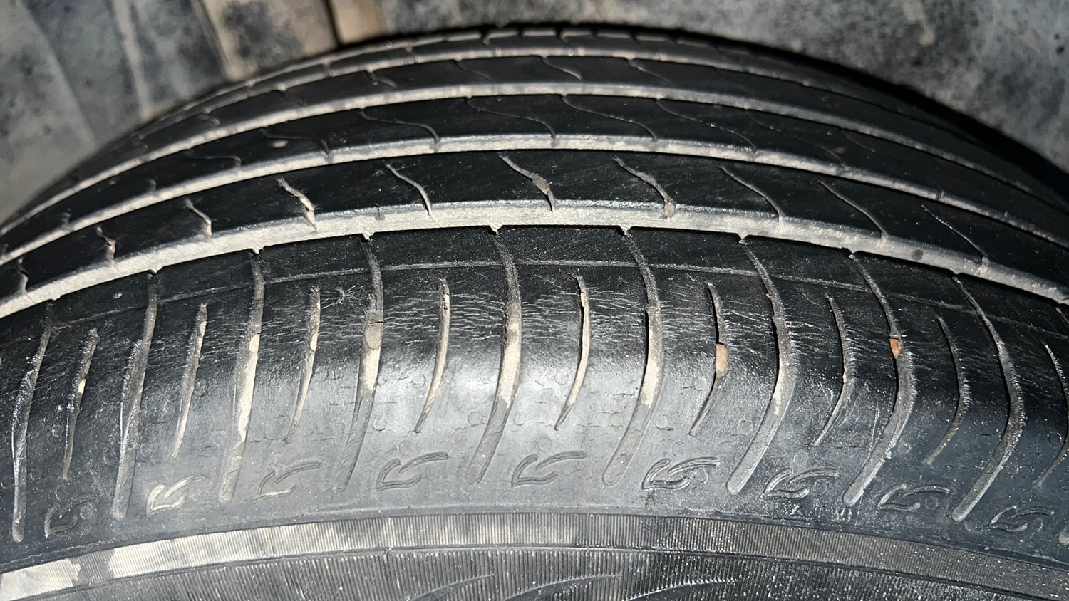 Used 2022 Maruti Suzuki Brezza ZXi Petrol Manual tyres RIGHT REAR TYRE TREAD VIEW
