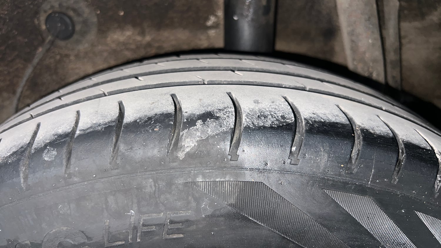 Used 2017 Maruti Suzuki Celerio ZXI (O) AMT Petrol Automatic tyres LEFT REAR TYRE TREAD VIEW