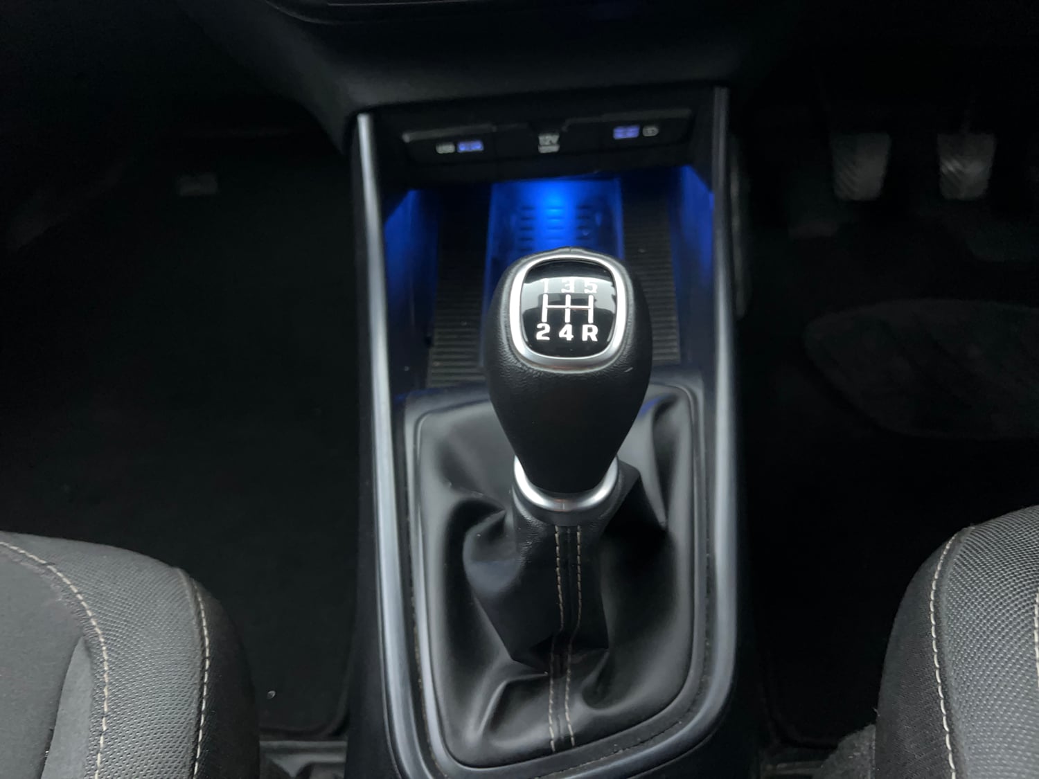 Used 2021 Hyundai New i20 Asta (O) 1.2 MT Petrol Manual interior GEAR  KNOB VIEW