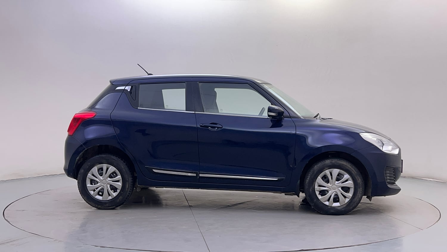 Used 2019 Maruti Suzuki Swift VXi AMT Petrol Automatic exterior RIGHT SIDE VIEW